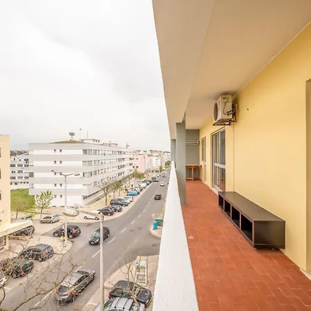 Appartement Guestready - Glowing Hideaway In Almada